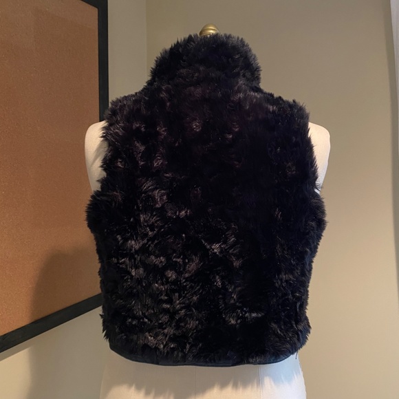 Black Faux Fur Vest - Picture 3 of 3